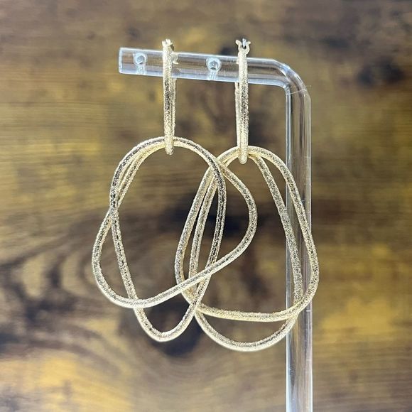 Long Goldtone Link Necklace w/ Earrings - Picture 4 of 13